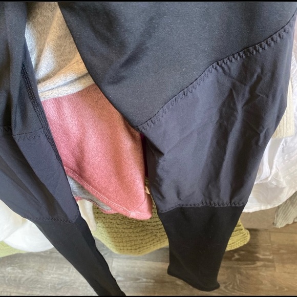 Free people movement born to run black zipper ankle athletic leggings Small - Picture 10 of 13